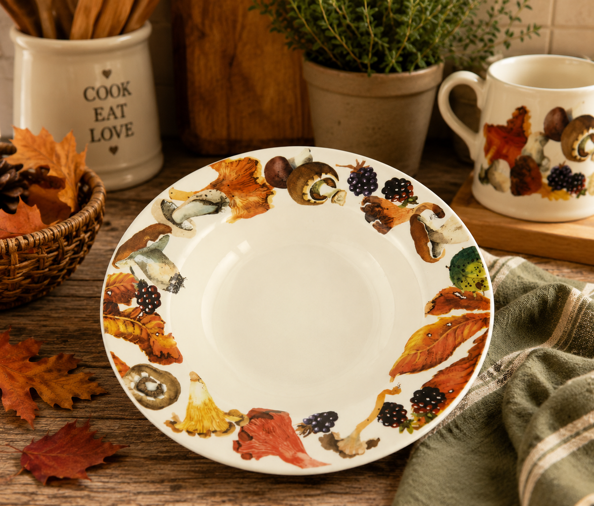Emma Bridgewater Foraging soup plate | Daisy Park