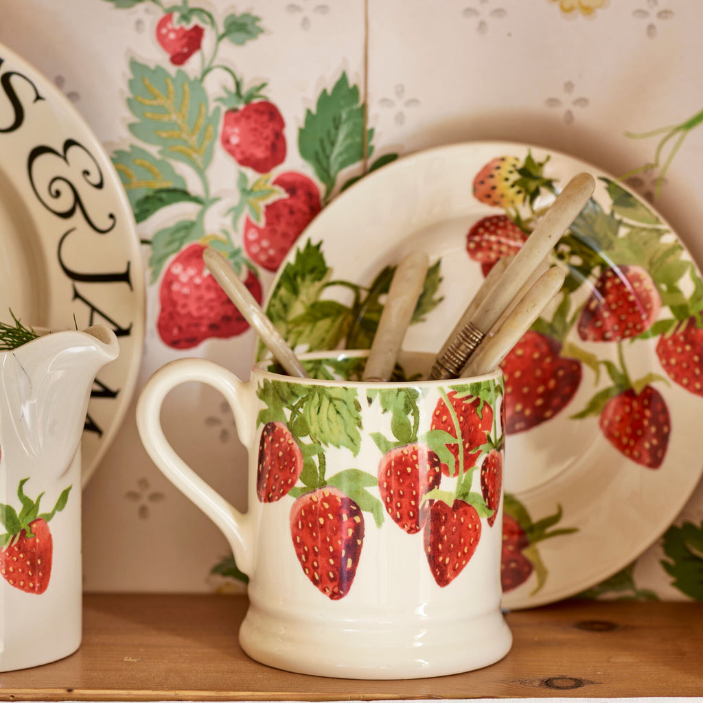 Emma Bridgewater Vegetable Garden Strawberries 1/2 Pint Mug - Daisy Park