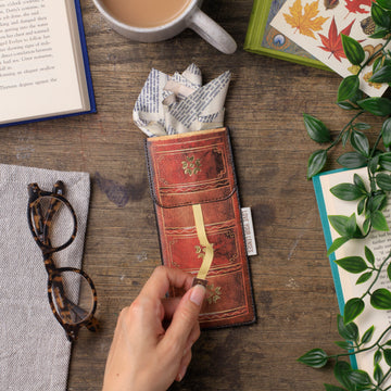 Love your lenses glasses sleeve - Book - Daisy Park