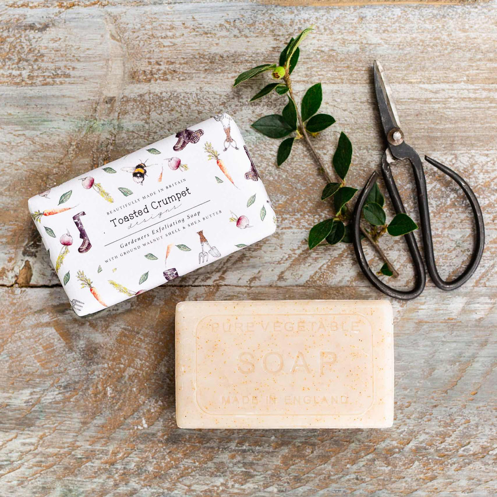 Gardeners Exfoliating Soap - Daisy Park
