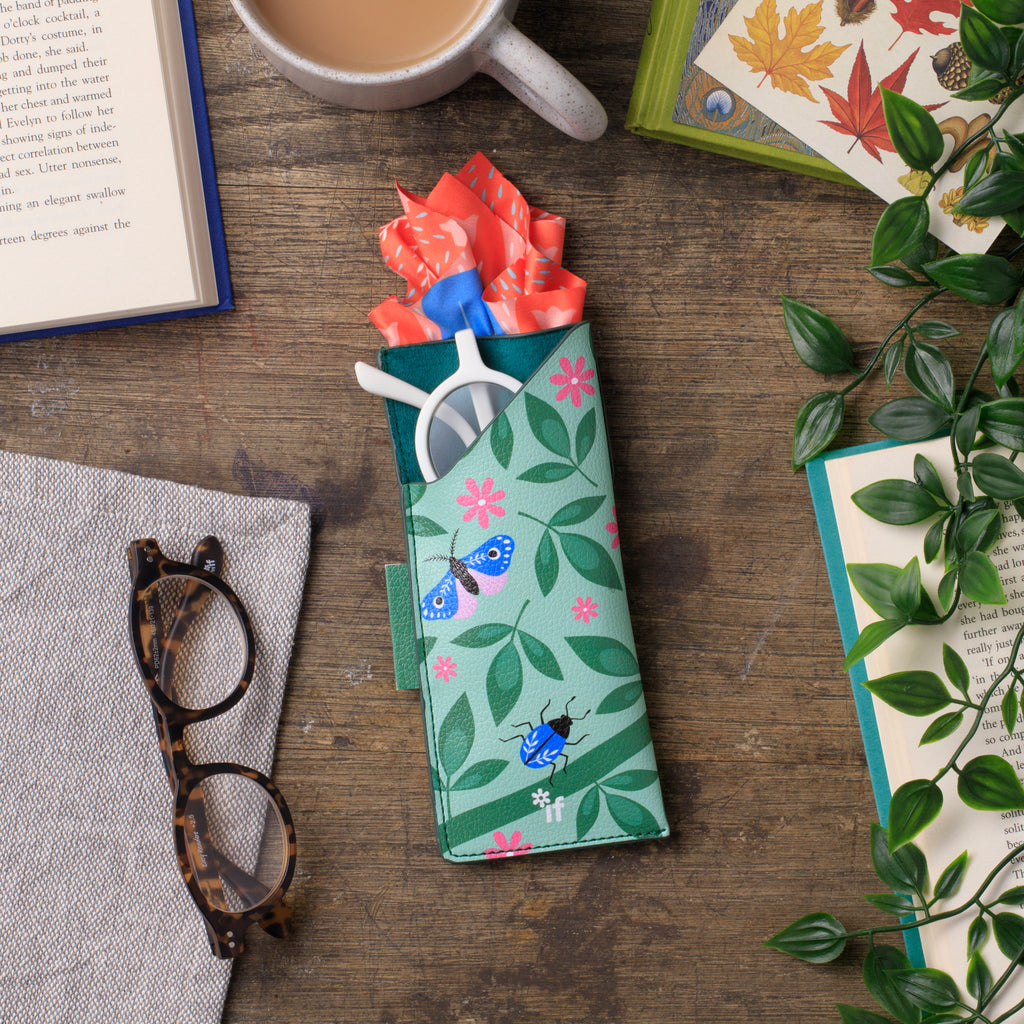 Love your lenses glasses sleeve - Bird Tail - Daisy Park