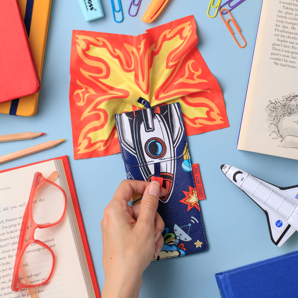 Love your lenses glasses sleeve - Rocket - Daisy Park