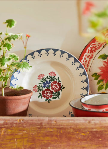 Emma Bridgewater Antique Roses 8.5"plate - Daisy Park