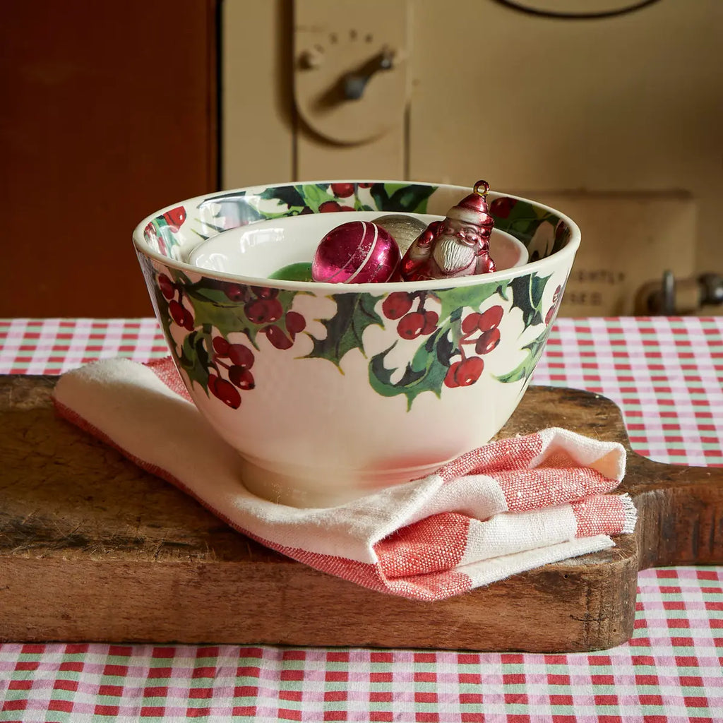 Emma Bridgewater Holly Medium Old Bowl - Daisy Park