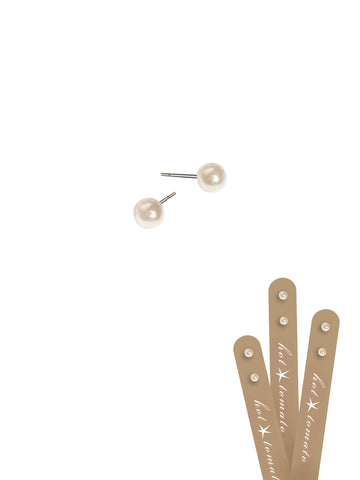 Mini faux pearl studs - Daisy Park