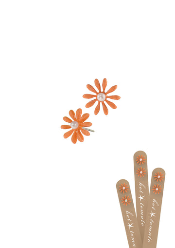 Petit Daisy with faux pearl centre in Mango - Daisy Park