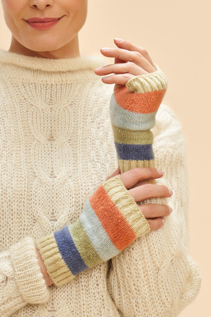 Lilia wrist warmers - Daisy Park