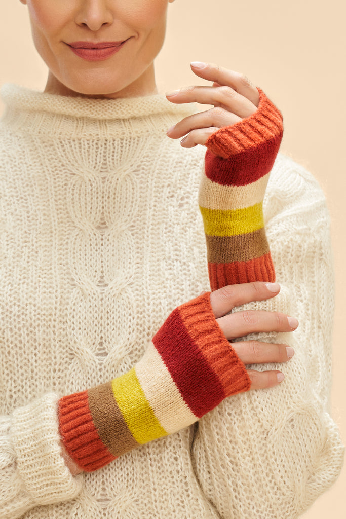 Lilia wrist warmers - Daisy Park