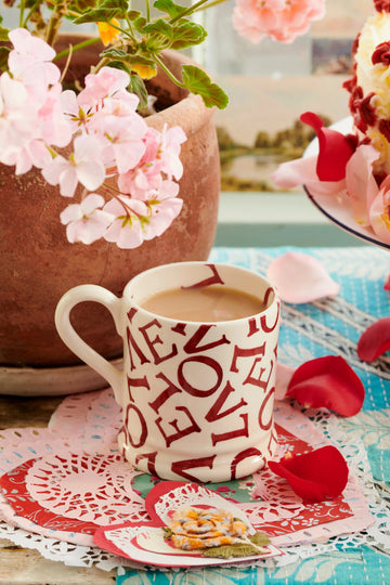 Emma Bridgewater L.O.V.E Polka red 1/2pt mug - Daisy Park