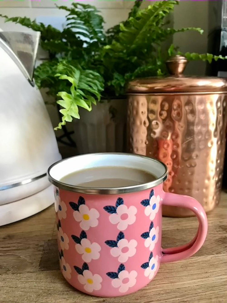 Enamel retro floral print mug - Daisy Park