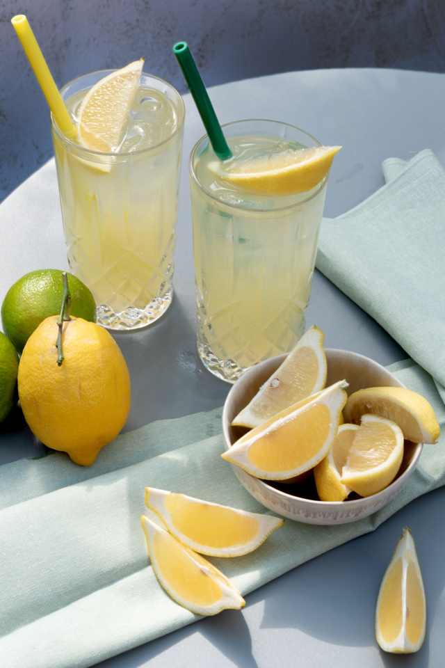 8 colourful silicone straws and cleaning brush - Daisy Park