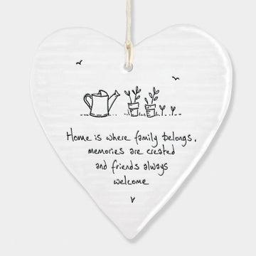 East of India Porcelain Round Heart - Home is where Family belongs - Daisy Park