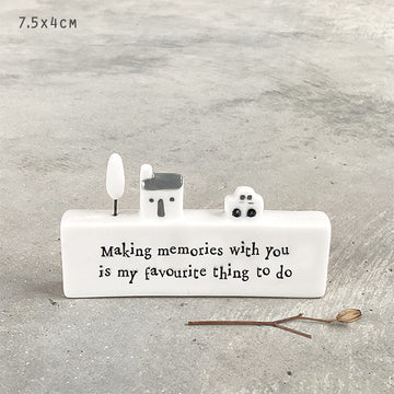 Porcelain scene - Making memories with you - Daisy Park