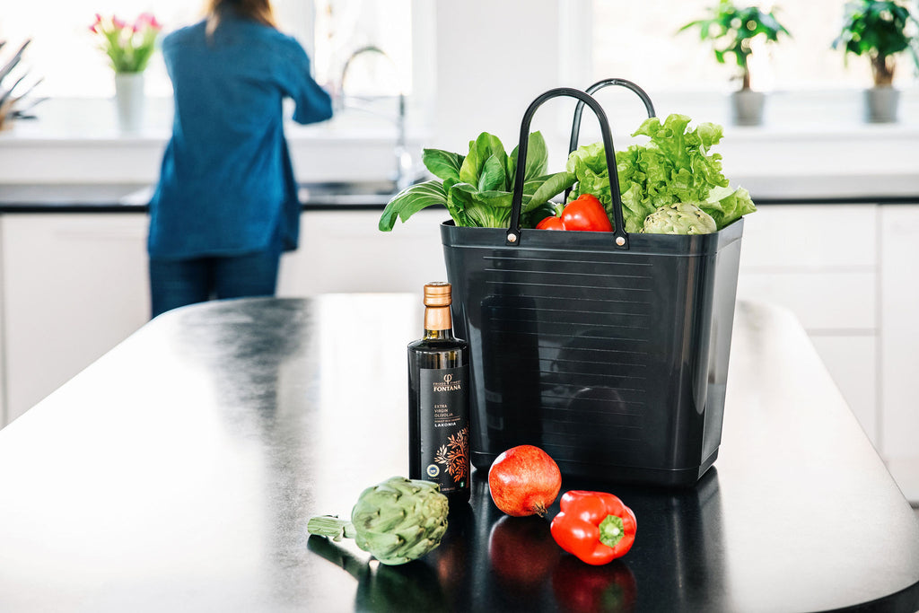 Tall Black Hinza bag - Daisy Park