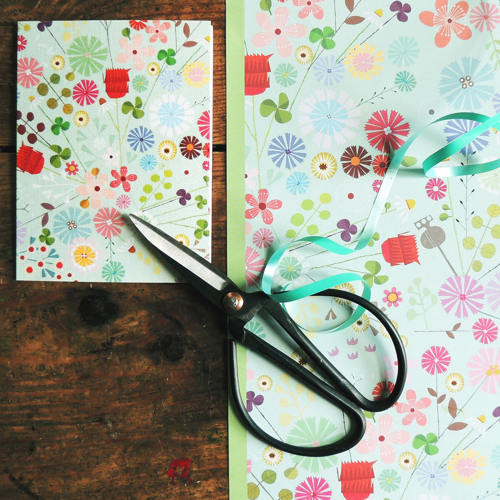 Floral wrapping paper - Daisy Park