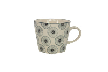 Monochrome Daisy ceramic mug - Daisy Park